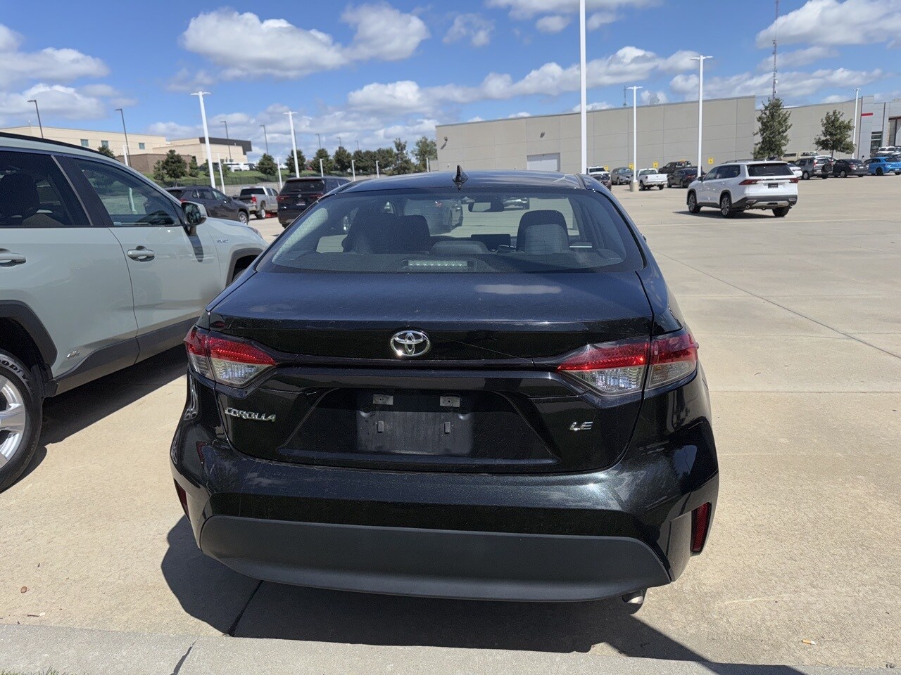 2023 Toyota Corolla LE photo 4