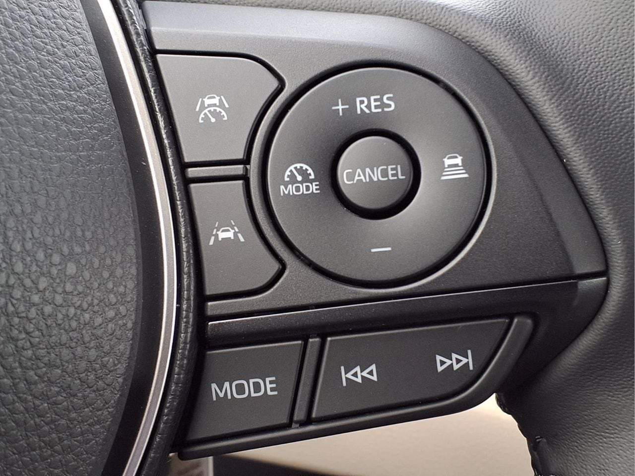 2026 Toyota Corolla XLE - Photo 23