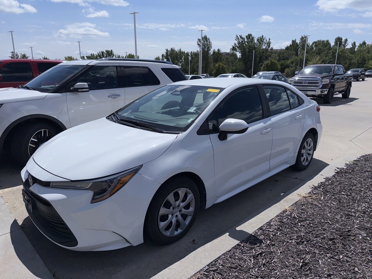 2023 Toyota Corolla LE photo 2