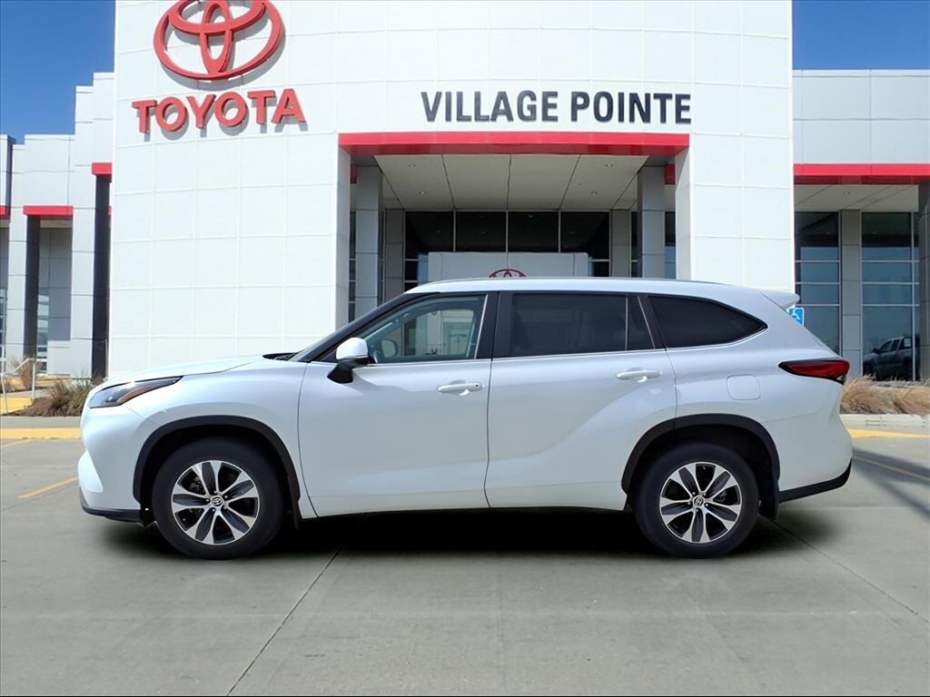 2023 Toyota Highlander Limited Platinum XLE XSE photo 2