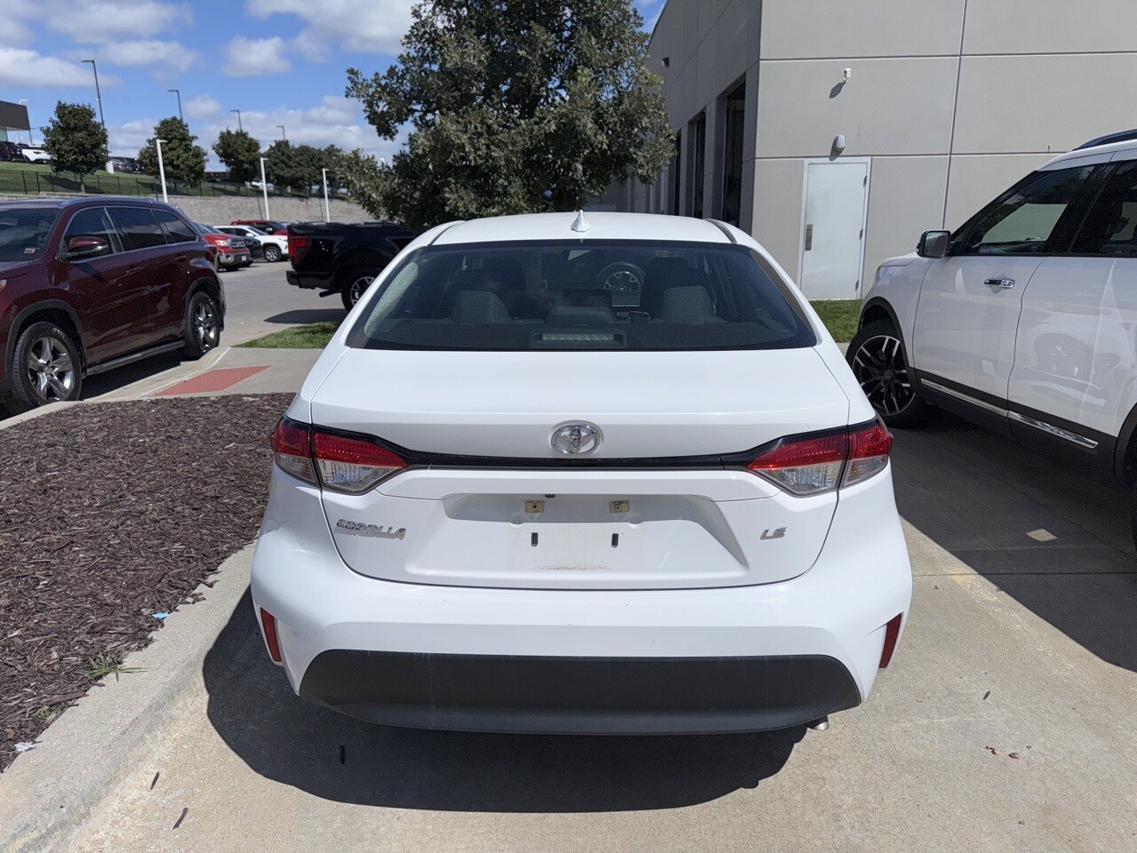 2023 Toyota Corolla LE photo 4