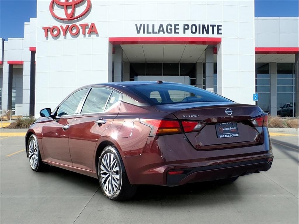 Used 2024 Nissan Altima 2.5 SV Sedan