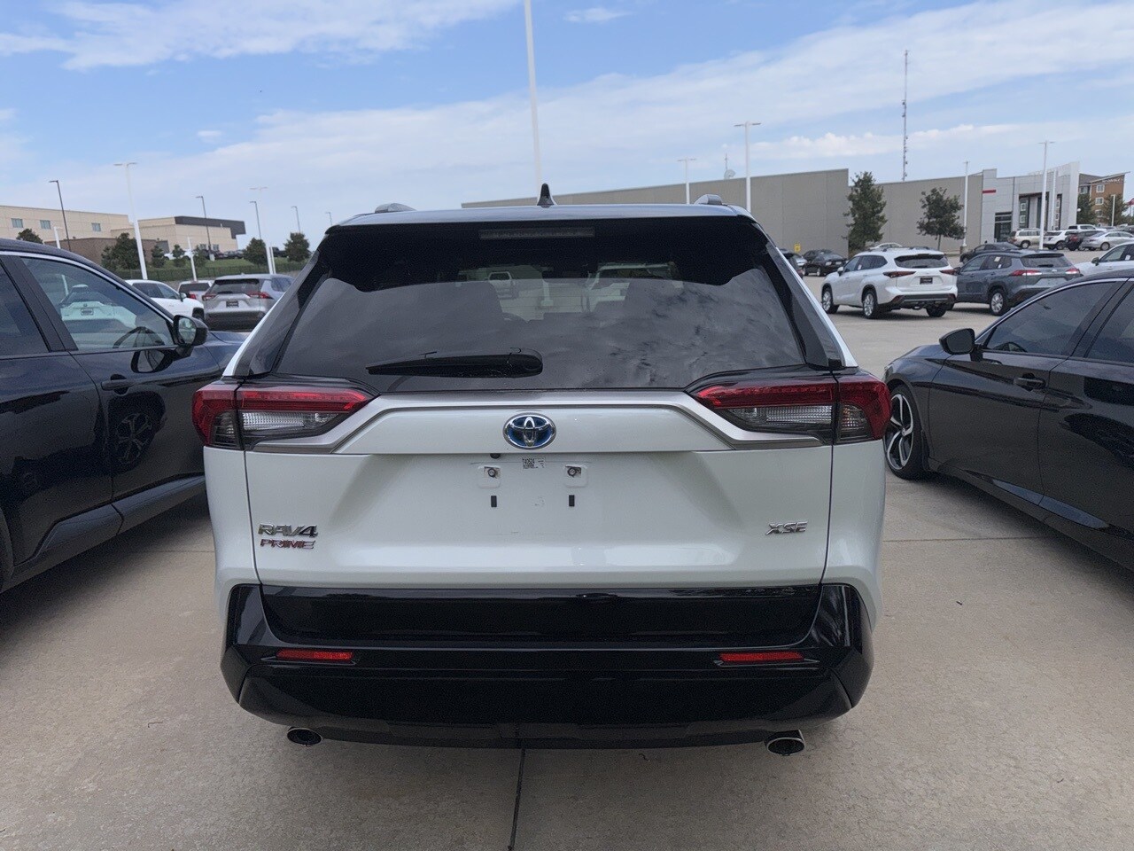 2024 Toyota RAV4 Prime XSE photo 3