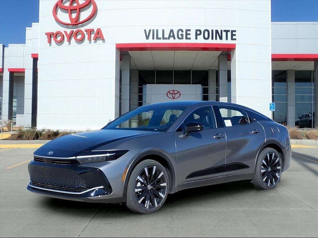 2026 Toyota Crown Platinum's photo