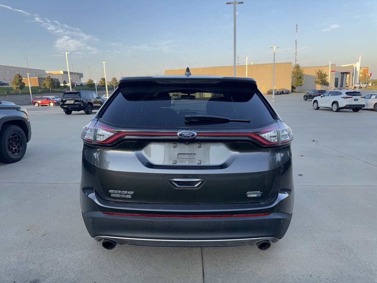 2017 Ford Edge SEL photo 4