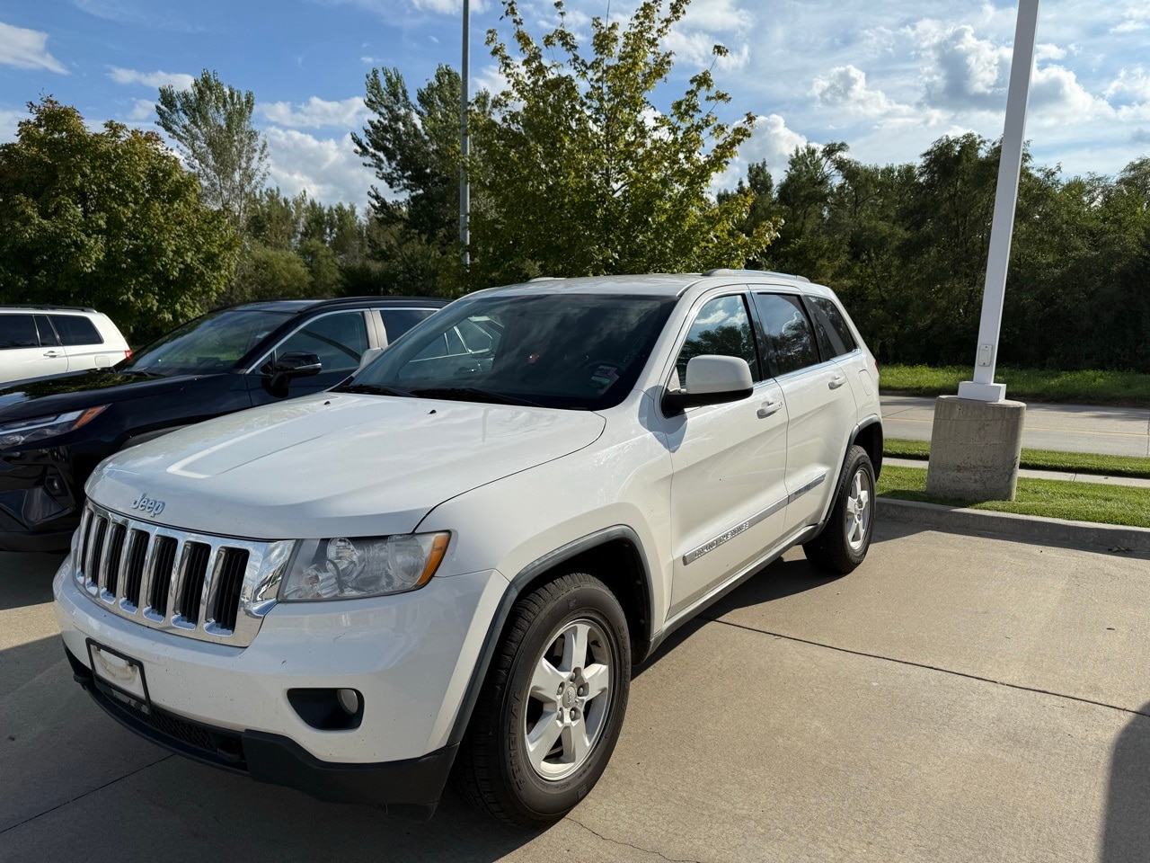 Used 2011 Jeep Grand Cherokee Laredo with VIN 1J4RR4GG0BC622245 for sale in Omaha, NE