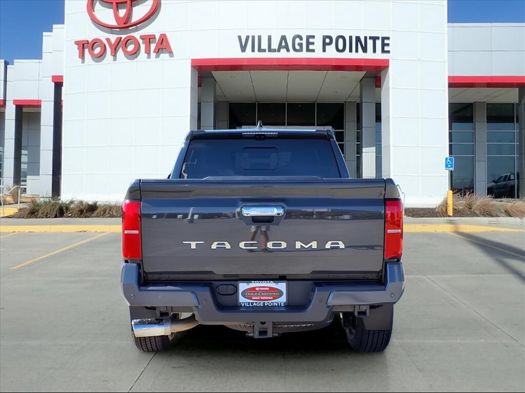 2025 Toyota Tacoma Limited photo 4