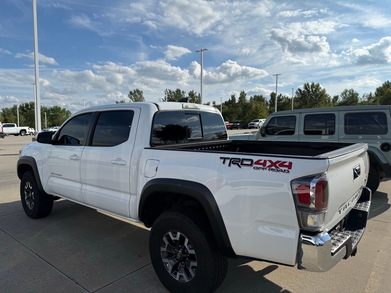 2023 Toyota Tacoma TRD Off-Road photo 3