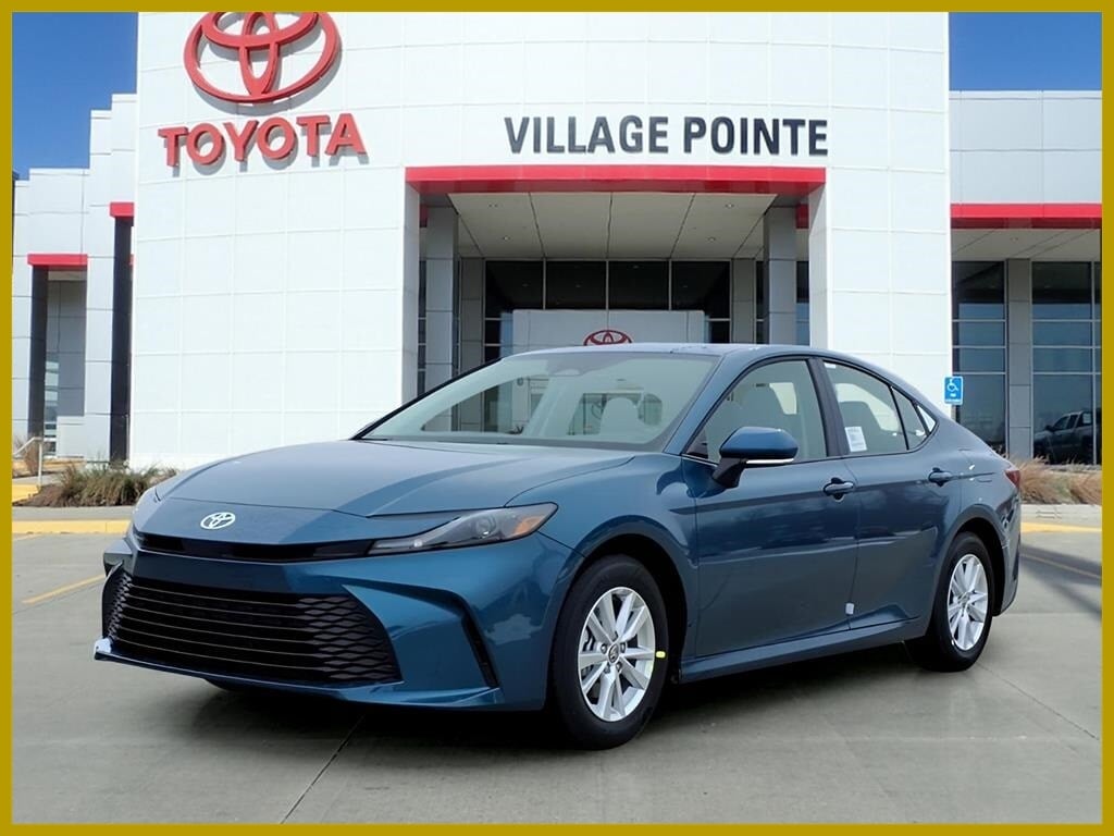 2026 Toyota Camry LE's photo