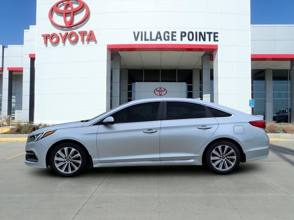 Used 2017 Hyundai Sonata Sport with VIN 5NPE34AF4HH547570 for sale in Elkhorn, NE