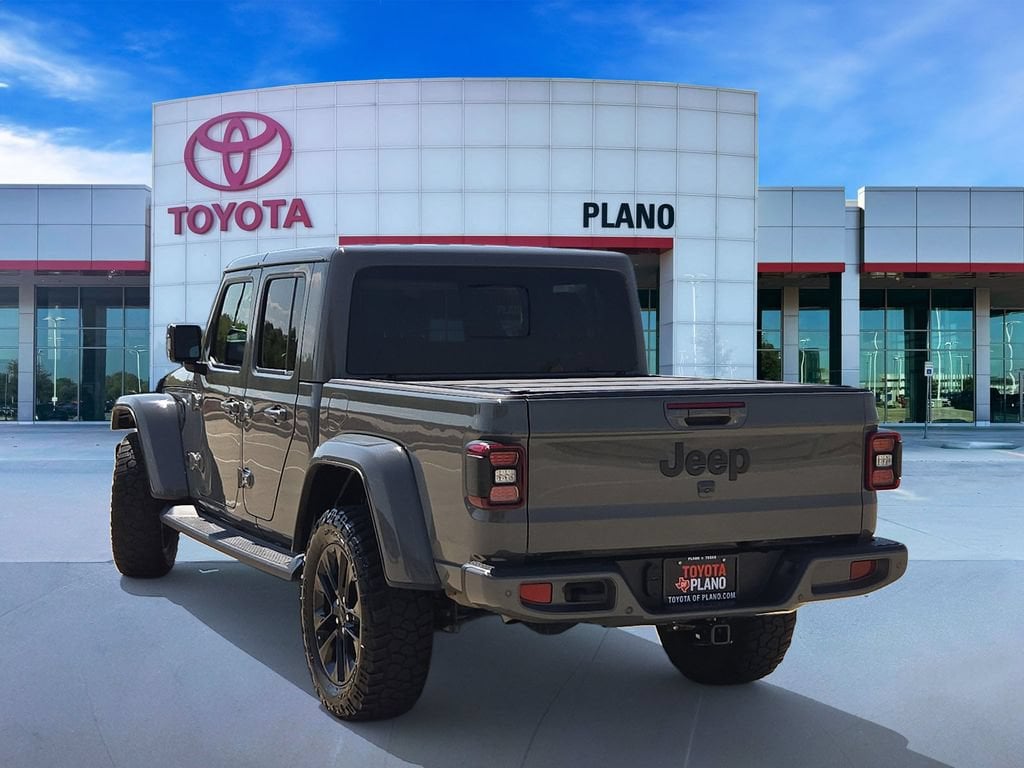 Used 2023 Jeep Gladiator Overland Truck