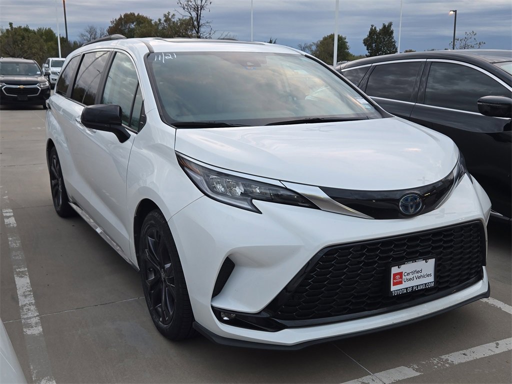 2023 Toyota Sienna XSE photo 4