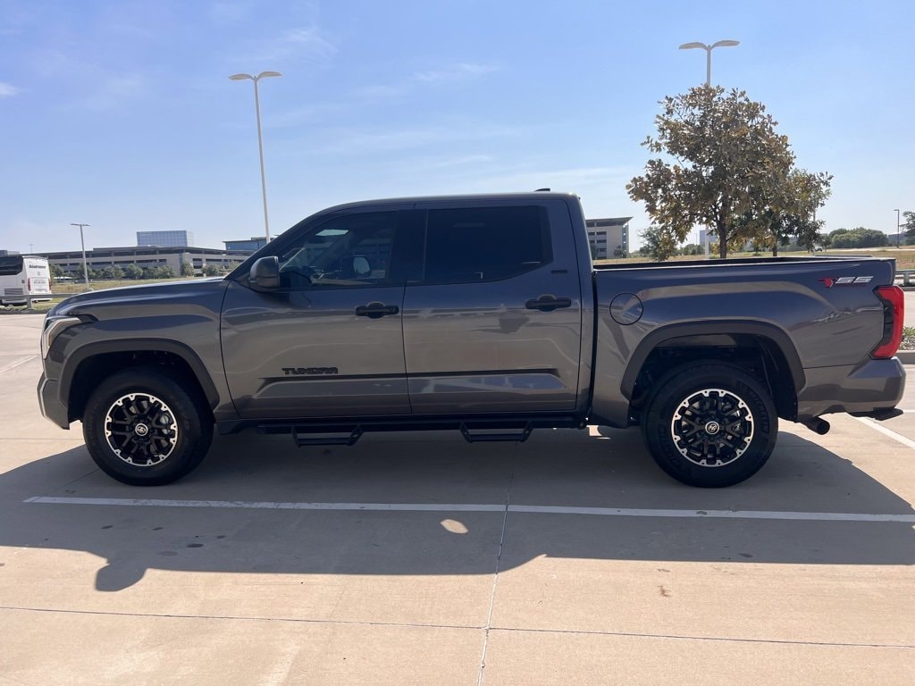 Used 2022 Toyota Tundra SR5 with VIN 5TFLA5DB9NX055824 for sale in Plano, TX