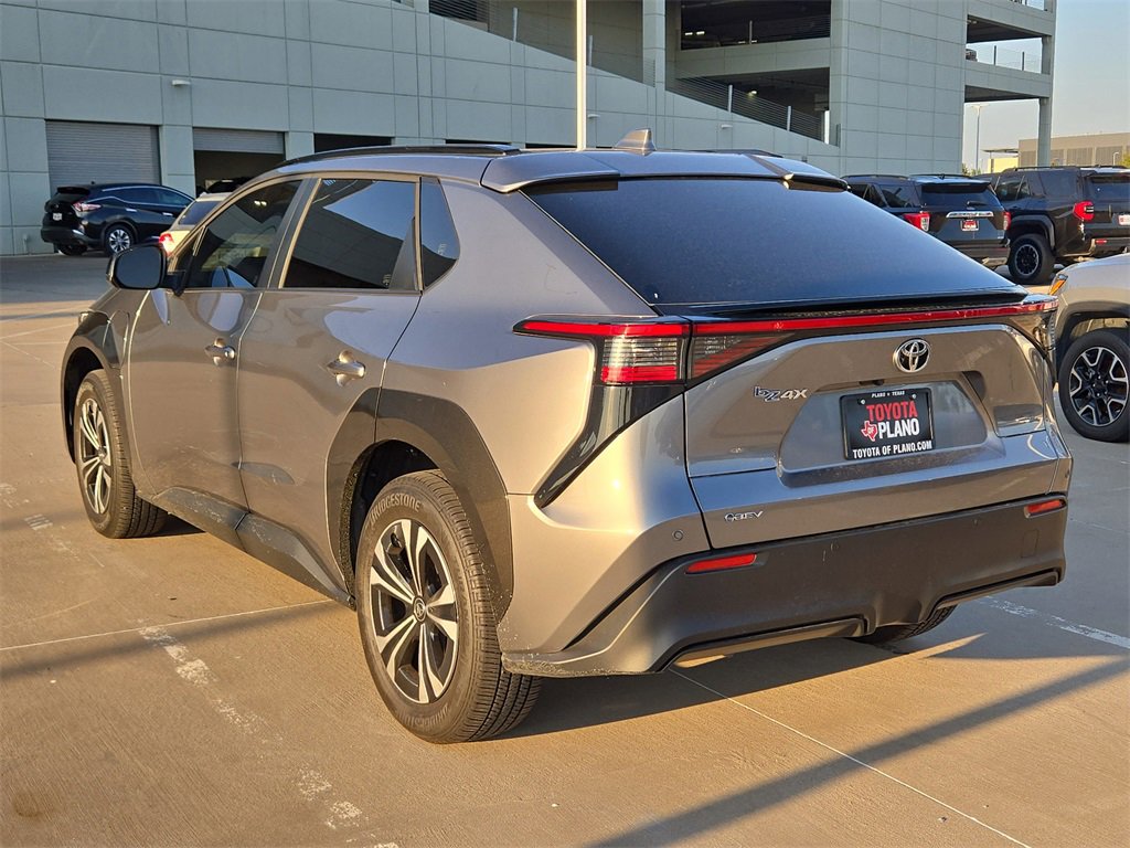 2024 Toyota bZ4X XLE photo 2
