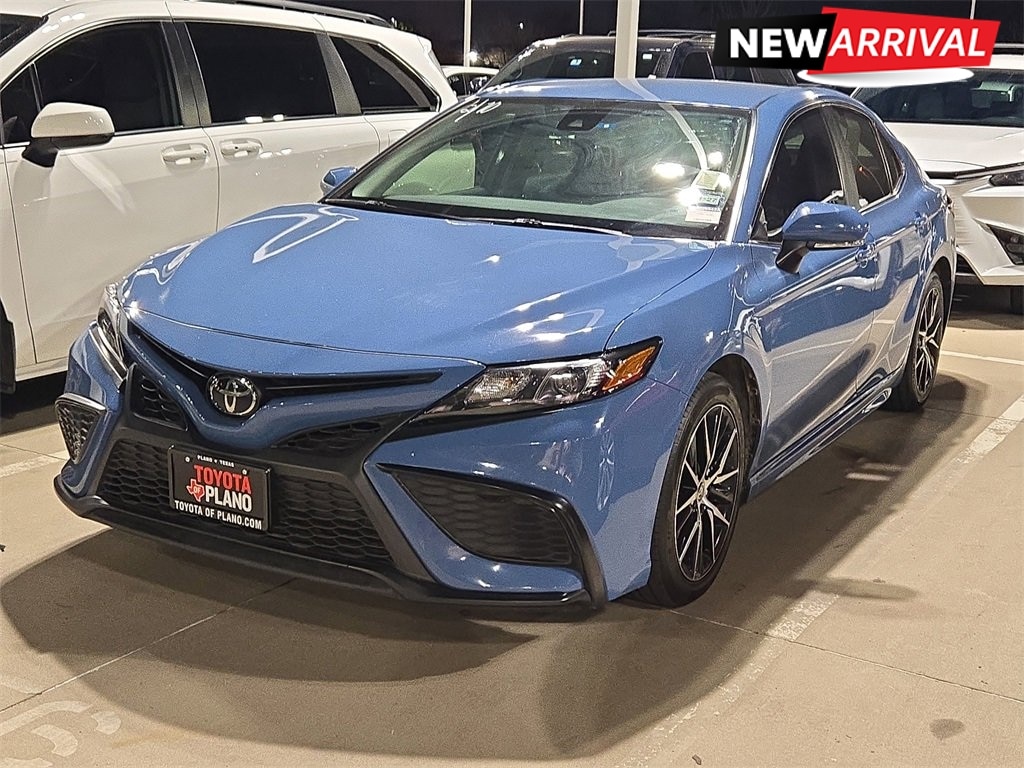 Used 2024 Toyota Camry SE Sedan