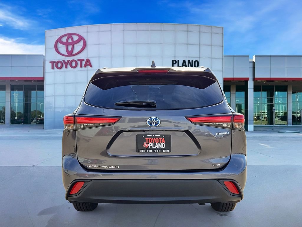 Used 2023 Toyota Highlander Hybrid XLE Sport Utility
