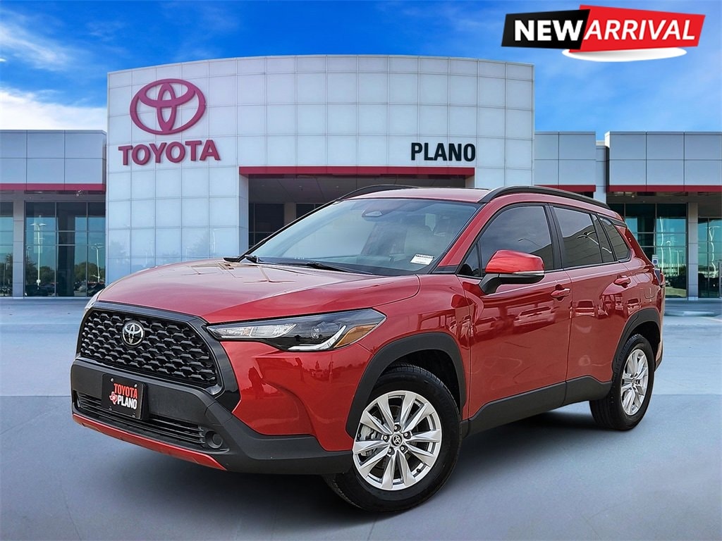 2023 Toyota Corolla Cross LE's photo