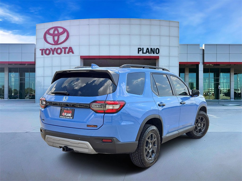 2025 Honda Pilot TrailSport photo 2