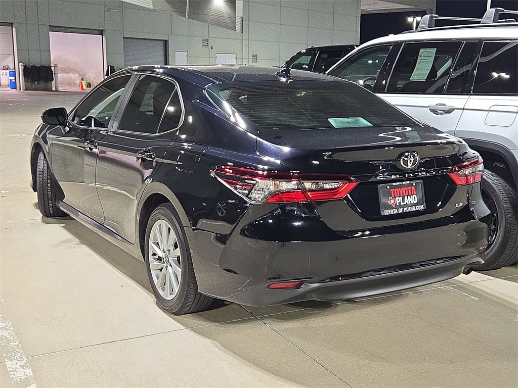 2022 Toyota Camry LE photo 2