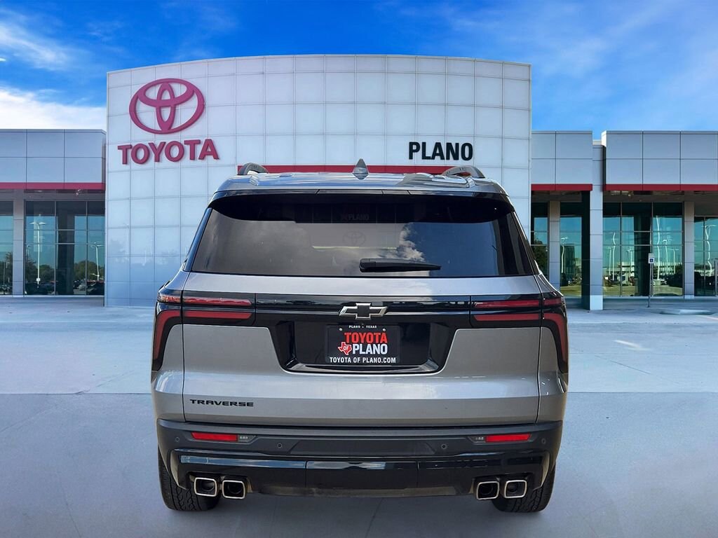 Used 2025 Chevrolet Traverse LT Sport Utility