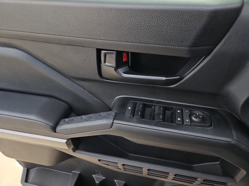 2026 Toyota Tacoma SR5 - Photo 16