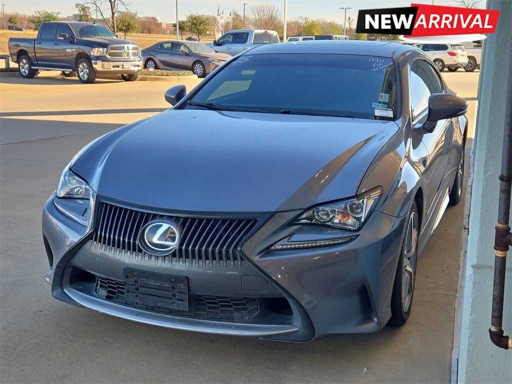 2016 Lexus RC 200t's photo