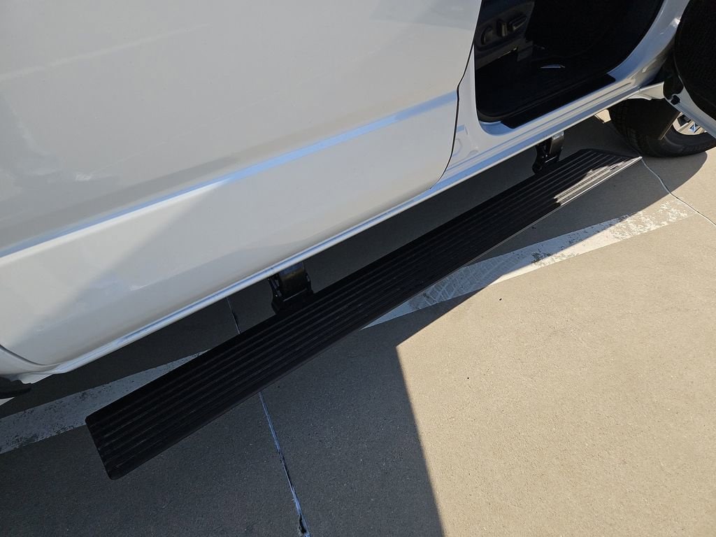 2025 Toyota Tacoma Limited - Photo 11