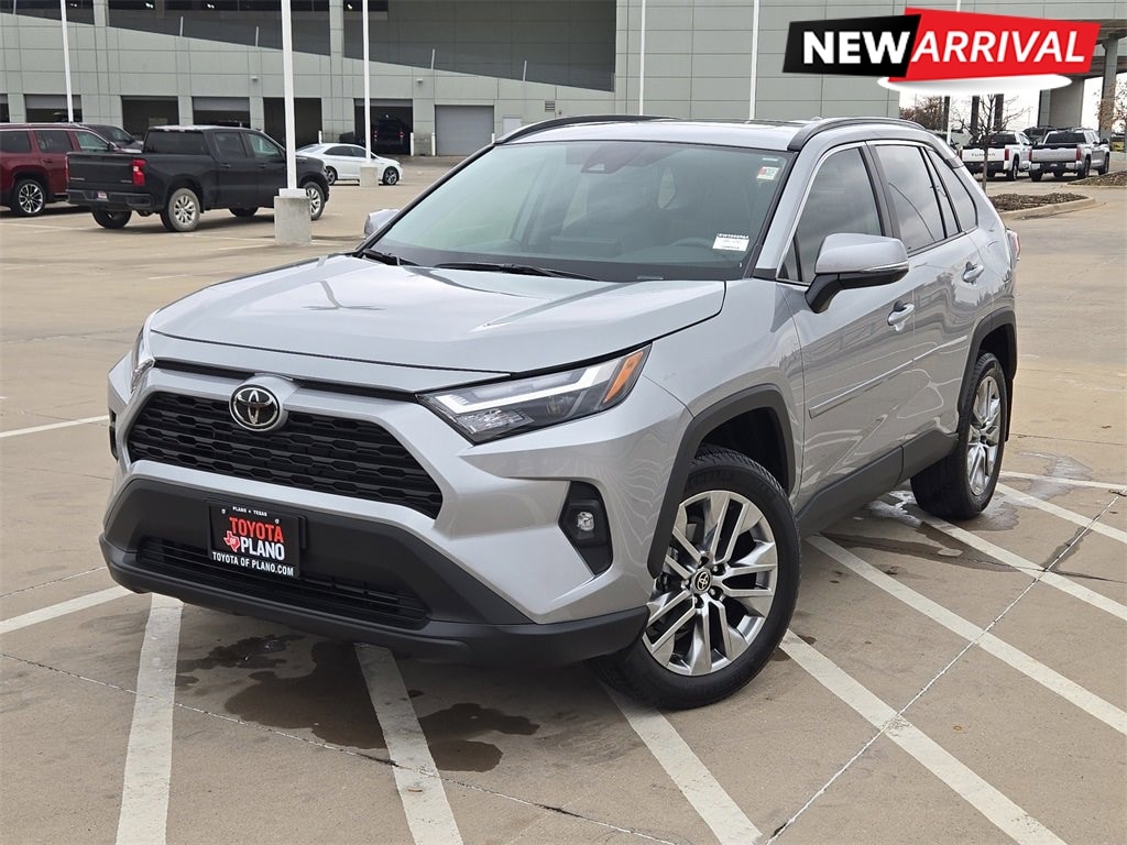 2025 Toyota RAV4 XLE Premium's photo