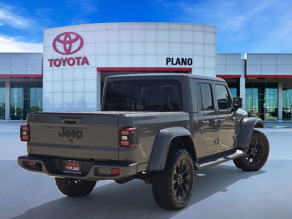 Used 2023 Jeep Gladiator Overland Truck