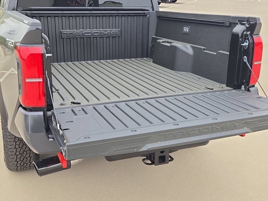 2026 Toyota Tacoma TRD Off Road - Photo 9