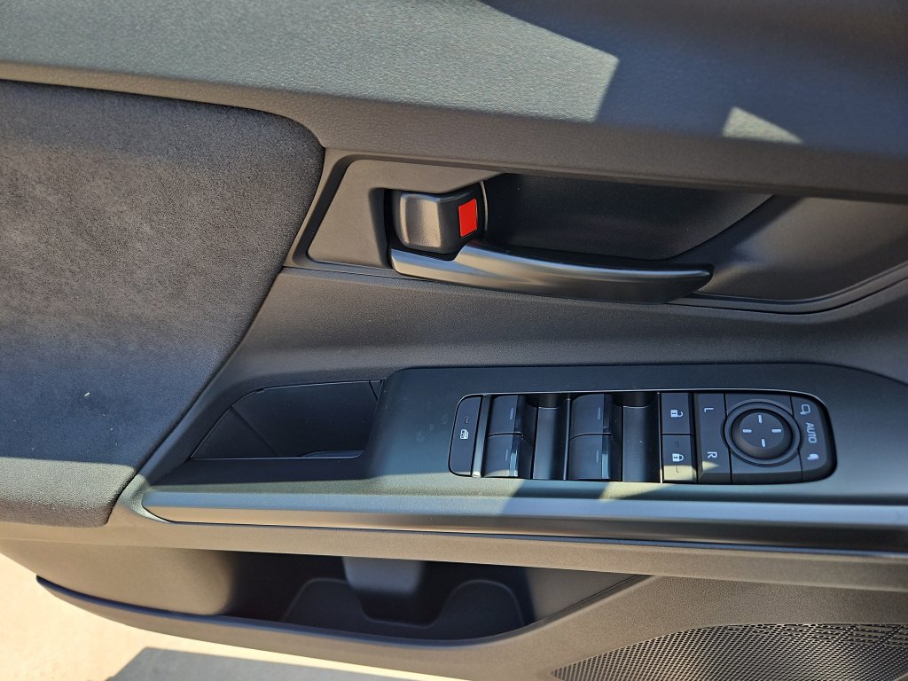 2026 Toyota C-HR SE - Photo 20