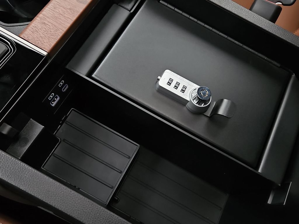 2026 Toyota Tundra 1794 Edition - Photo 32