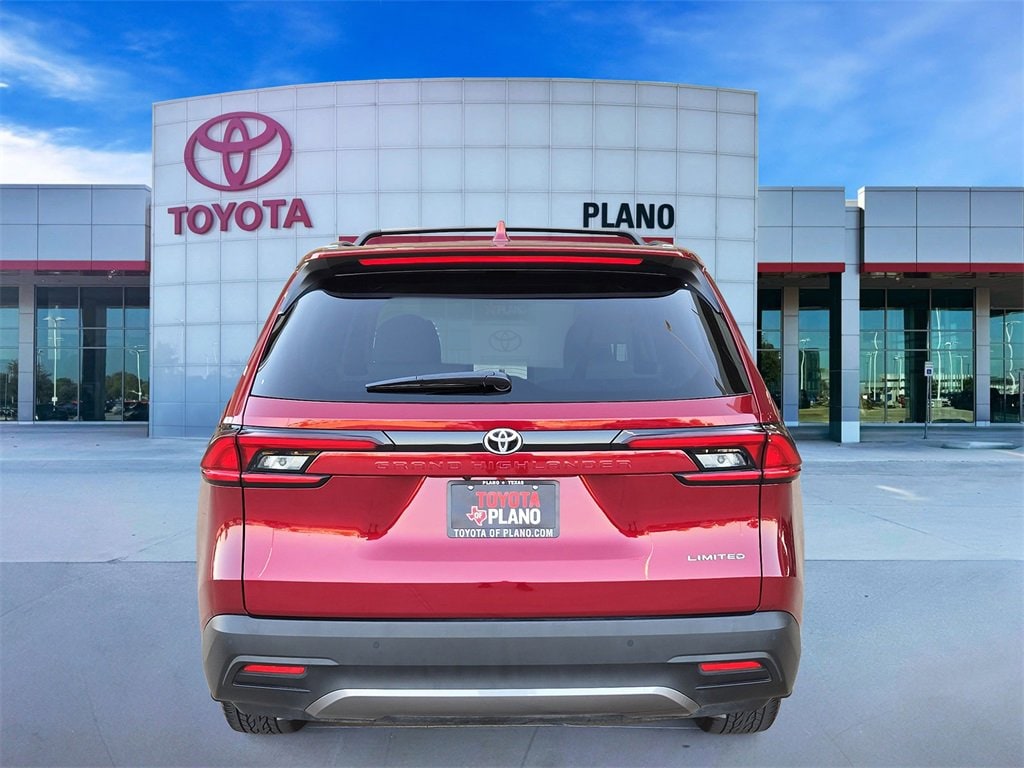 2025 Toyota Grand Highlander Limited photo 3