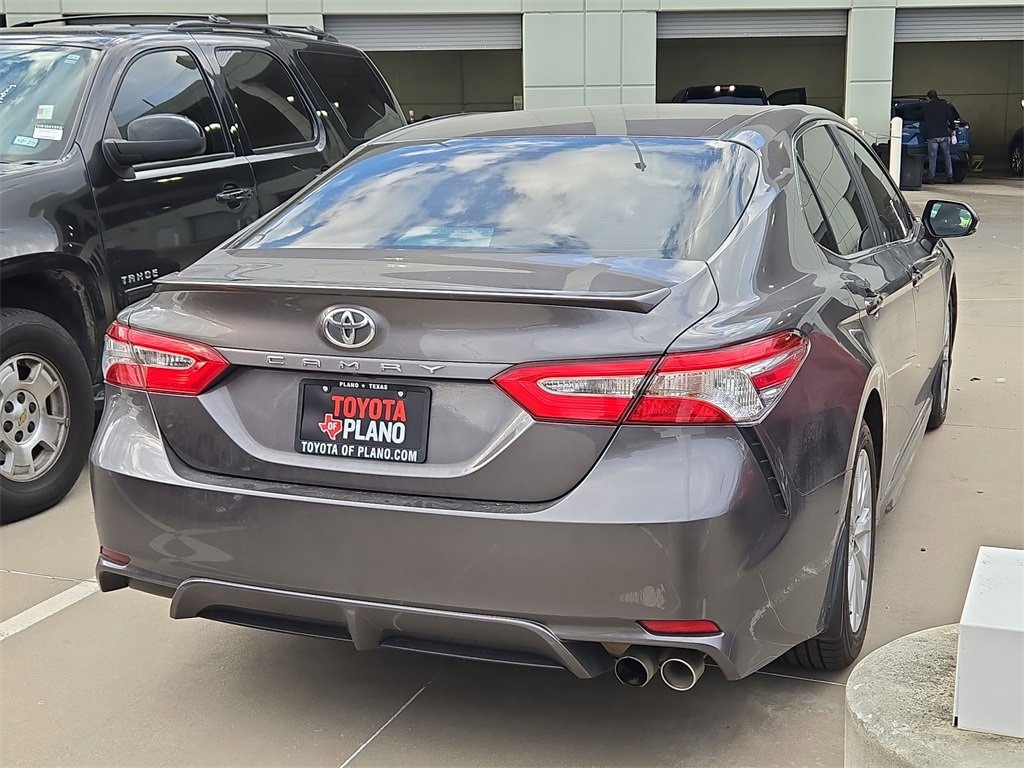 Used 2020 Toyota Camry SE Sedan