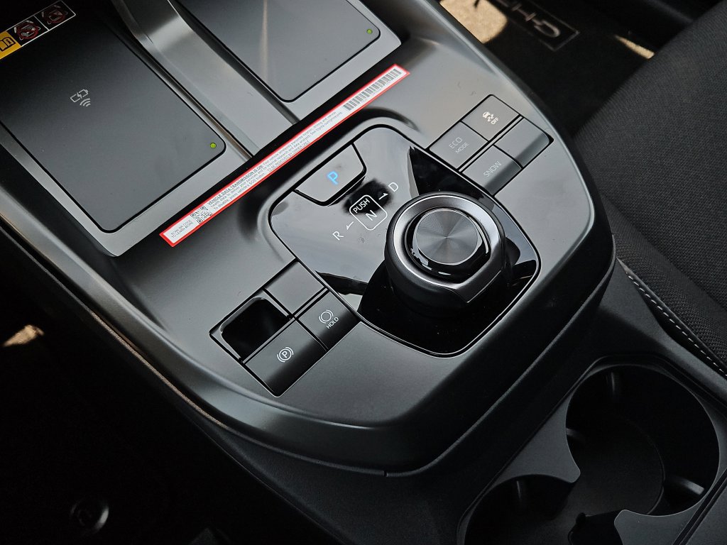 2026 Toyota C-HR SE - Photo 28