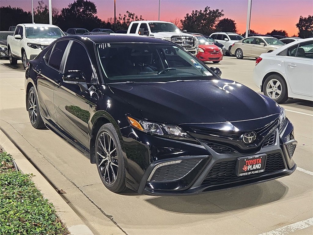 2024 Toyota Camry SE photo 4