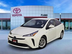 Used 2020 Toyota Prius L Hatchback near McKinney, TX