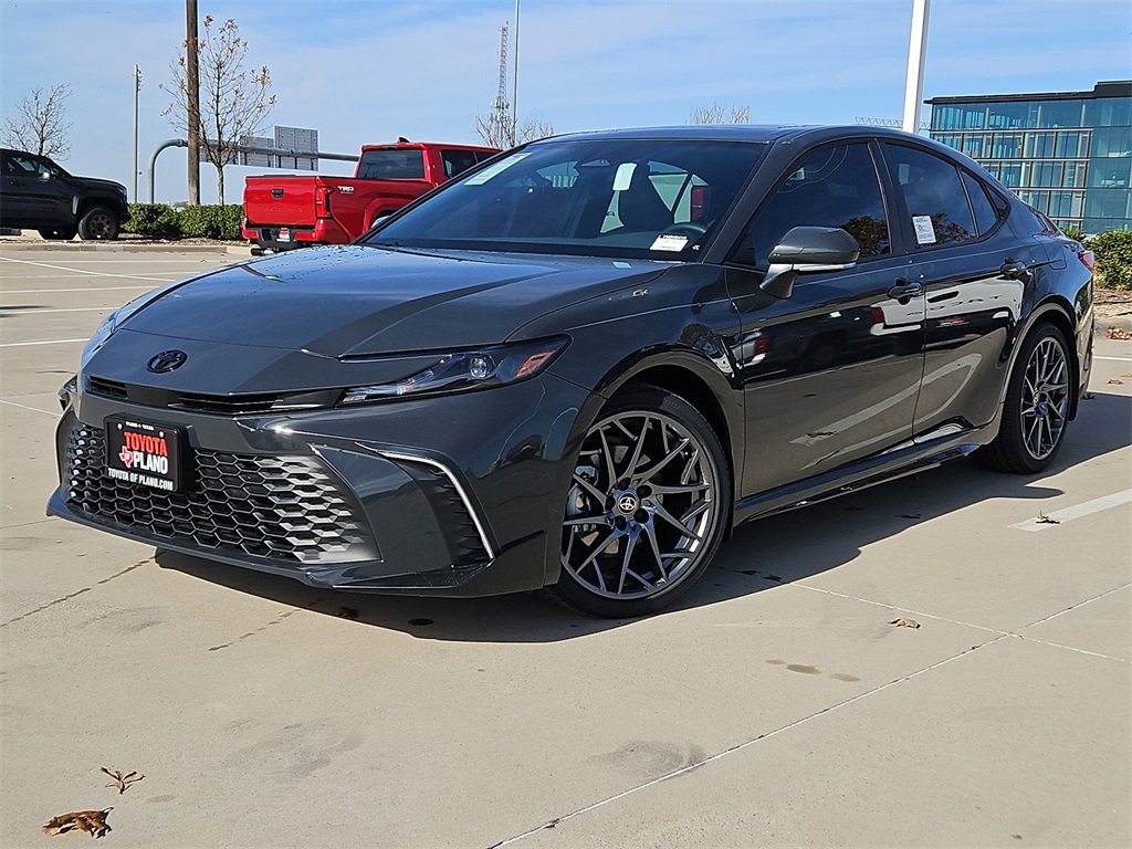 2026 Toyota Camry SE's photo