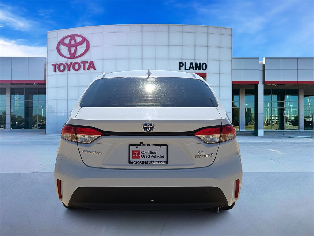 2024 Toyota RAV4 LE photo 3