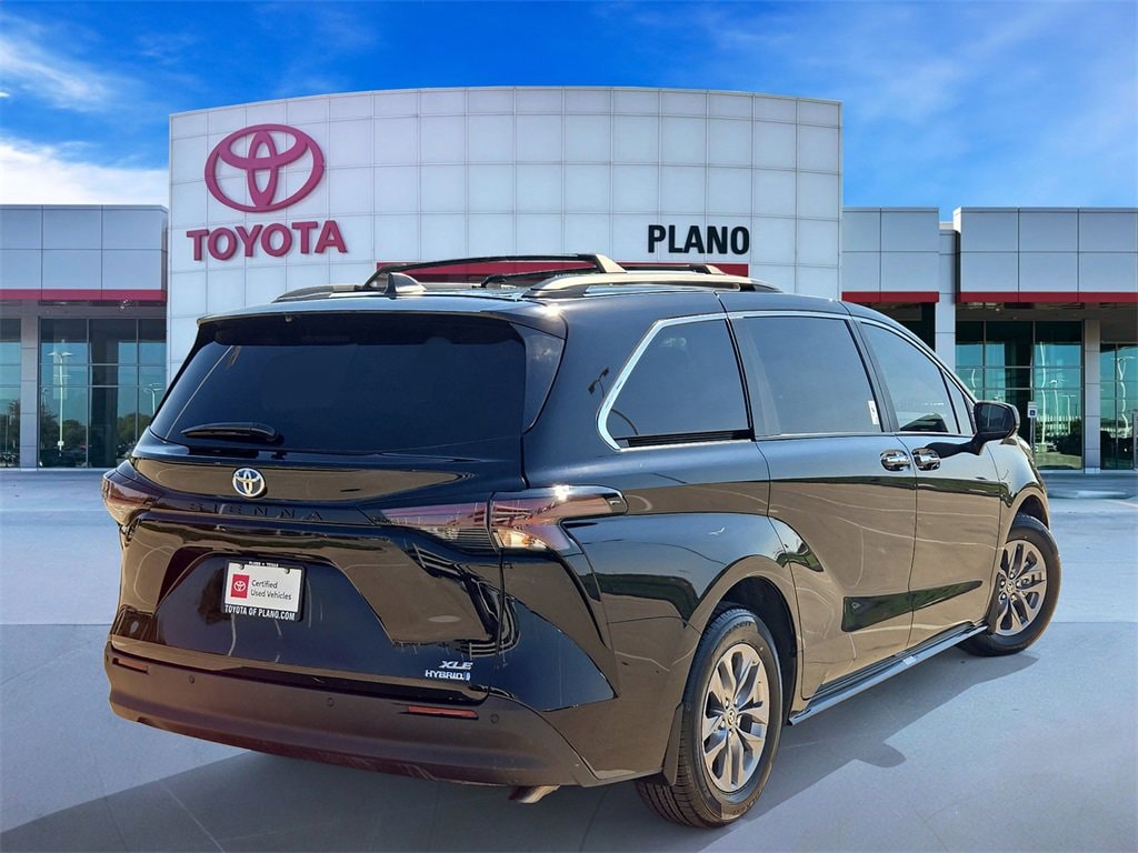 Used 2023 Toyota Sienna XLE Passenger Van