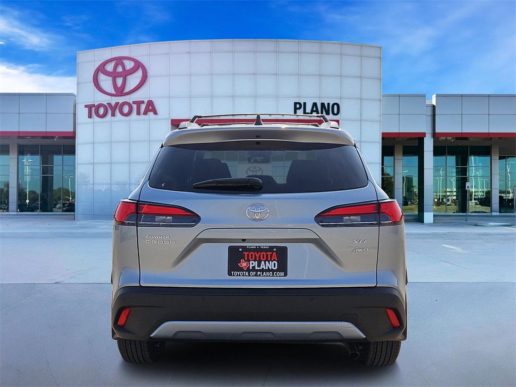 2026 Toyota Corolla Cross XLE photo 3