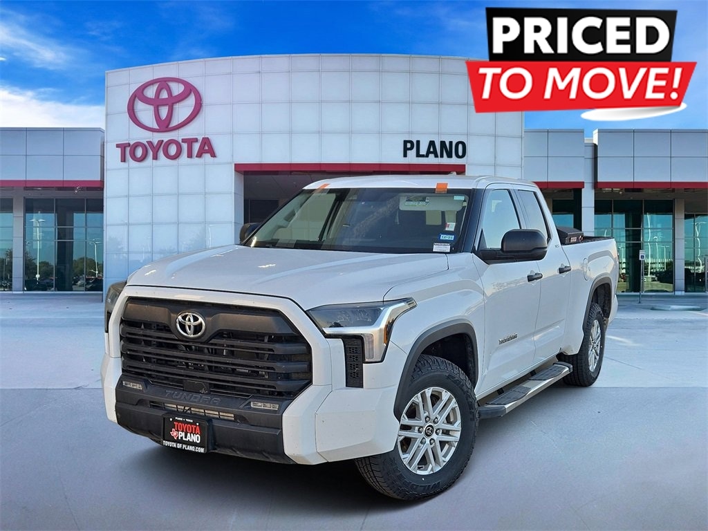 2022 Toyota Tundra SR5's photo