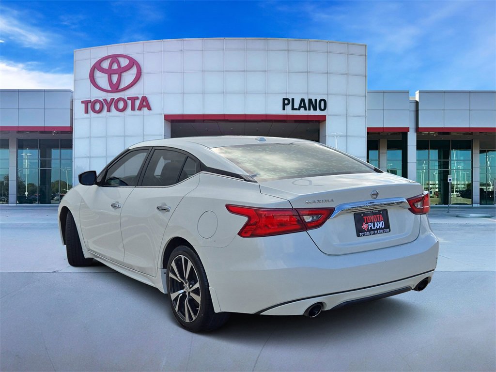 2017 Nissan Maxima S photo 2