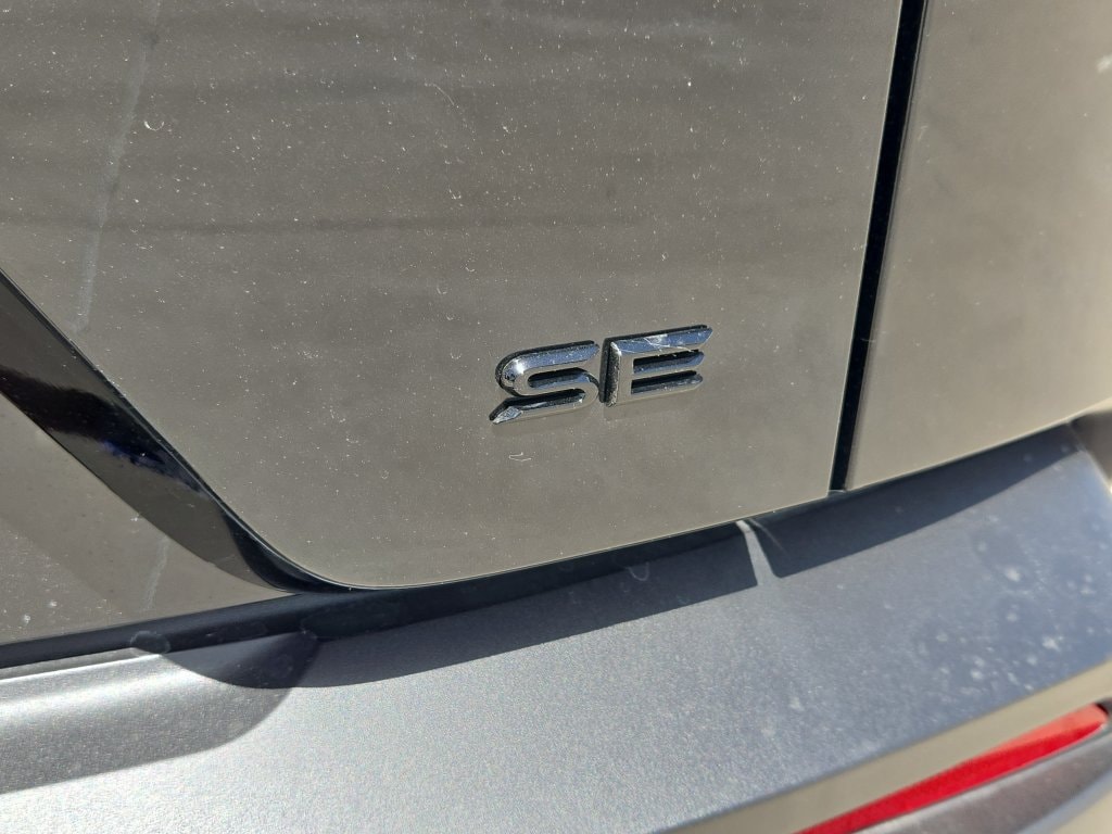 2026 Toyota C-HR SE - Photo 9