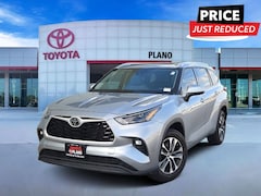 Used 2022 Toyota Highlander XLE Sport Utility near Dallas, TX