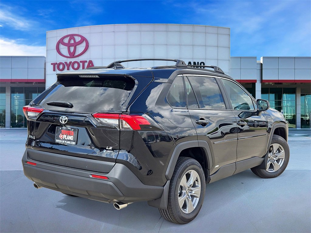 2025 Toyota RAV4 Hybrid LE photo 4