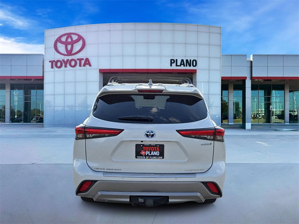 Certified 2022 Toyota Highlander Hybrid Platinum Sport Utility