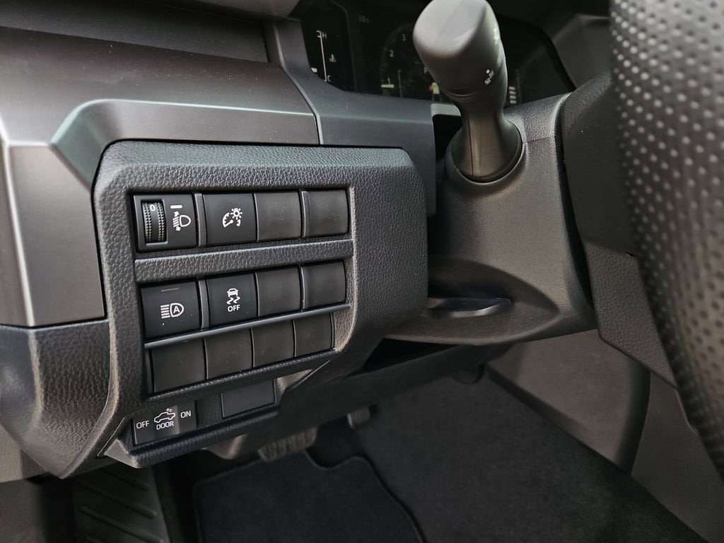 2026 Toyota Tacoma SR5 - Photo 18