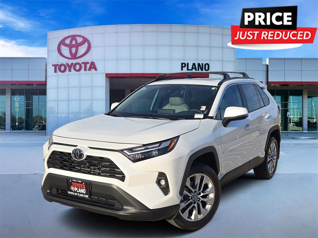 2025 Toyota RAV4 XLE Premium's photo