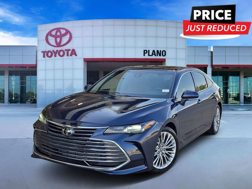 2019 Toyota Avalon Limited's photo